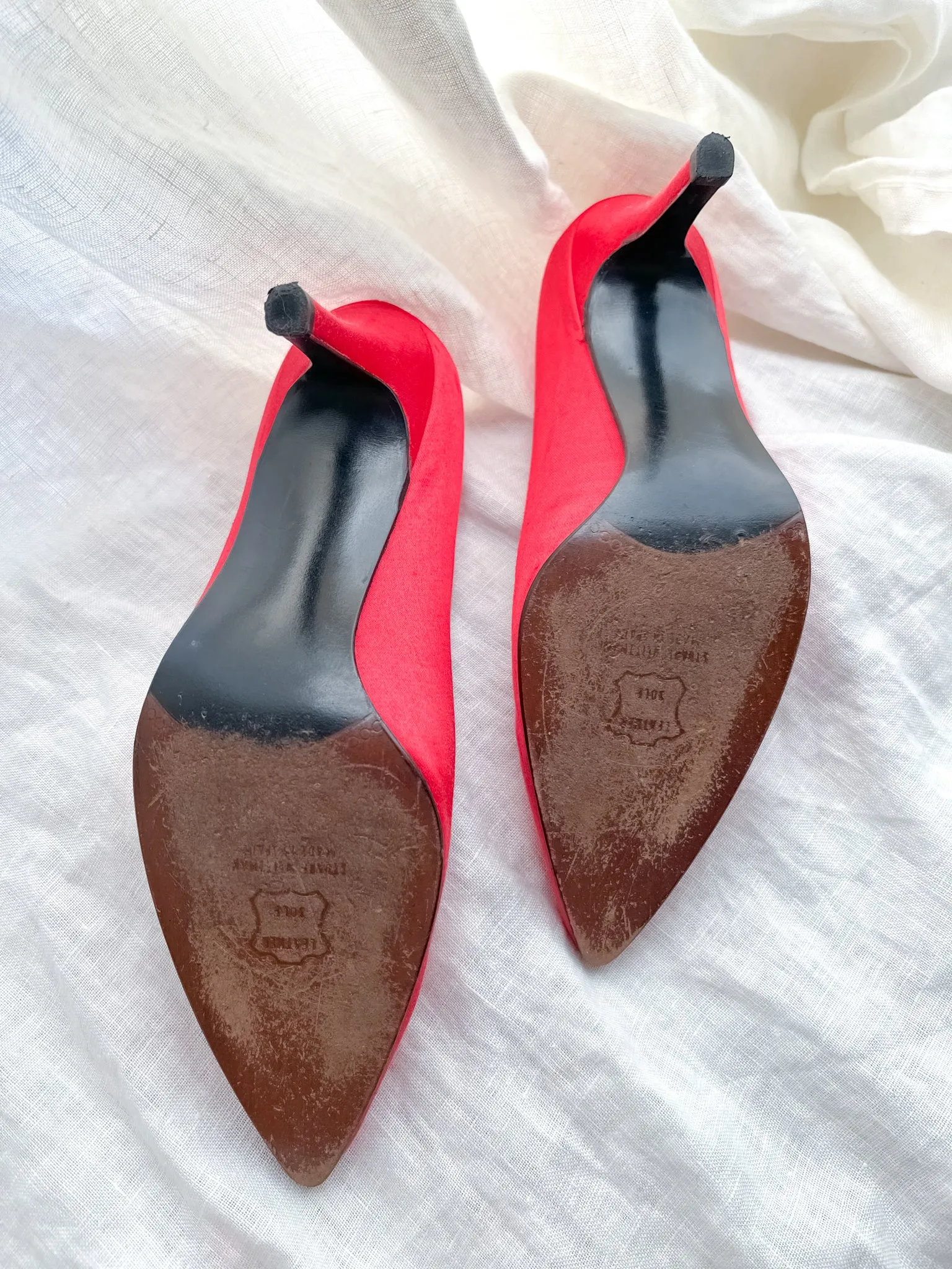 1990's Stuart Weitzman Red Satin Pumps / Size 8.5 B