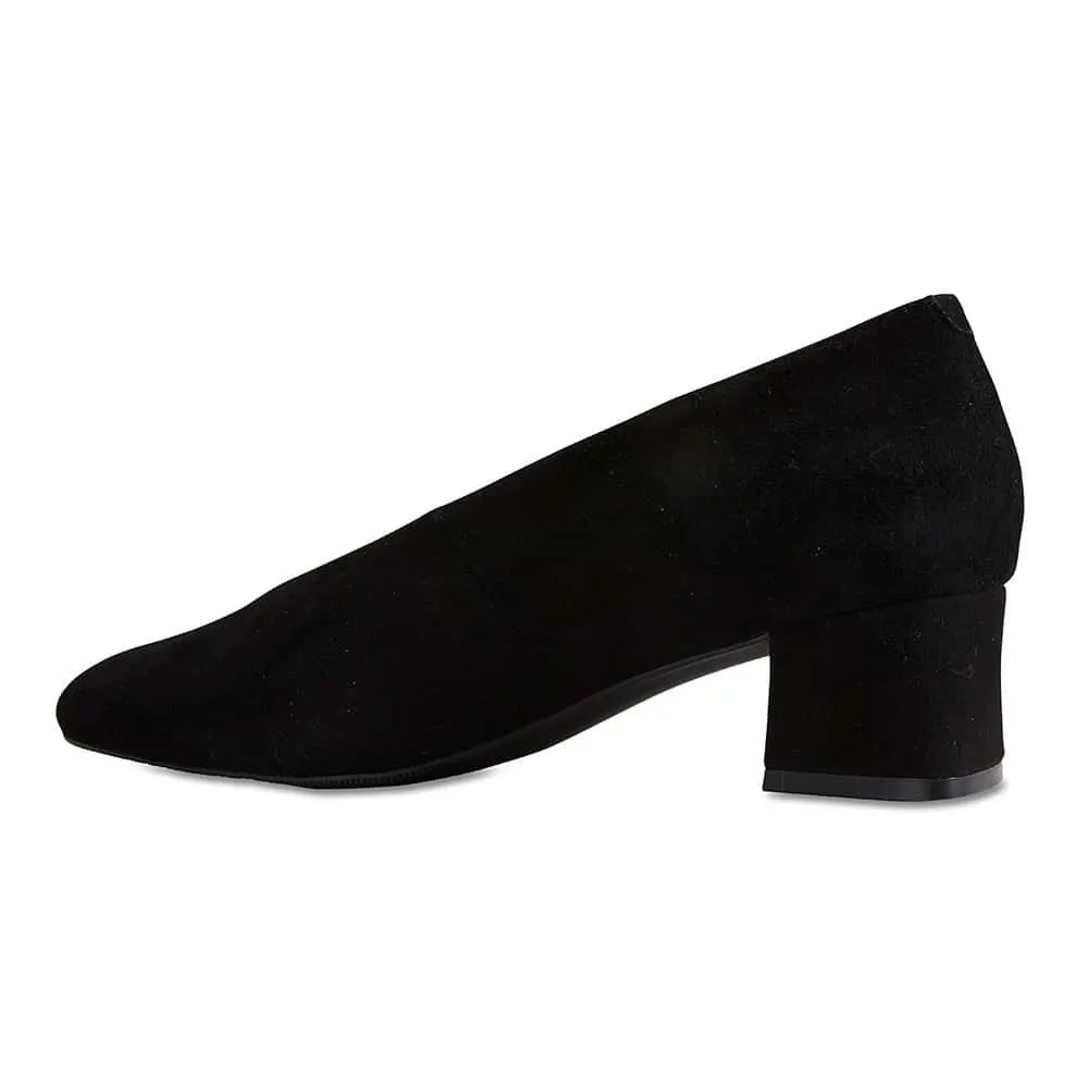 Carmen Heel in Black Suede