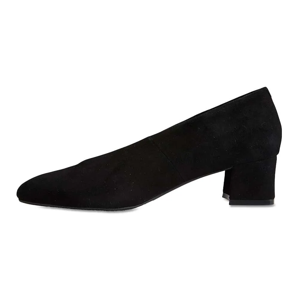 Carmen Heel in Black Suede