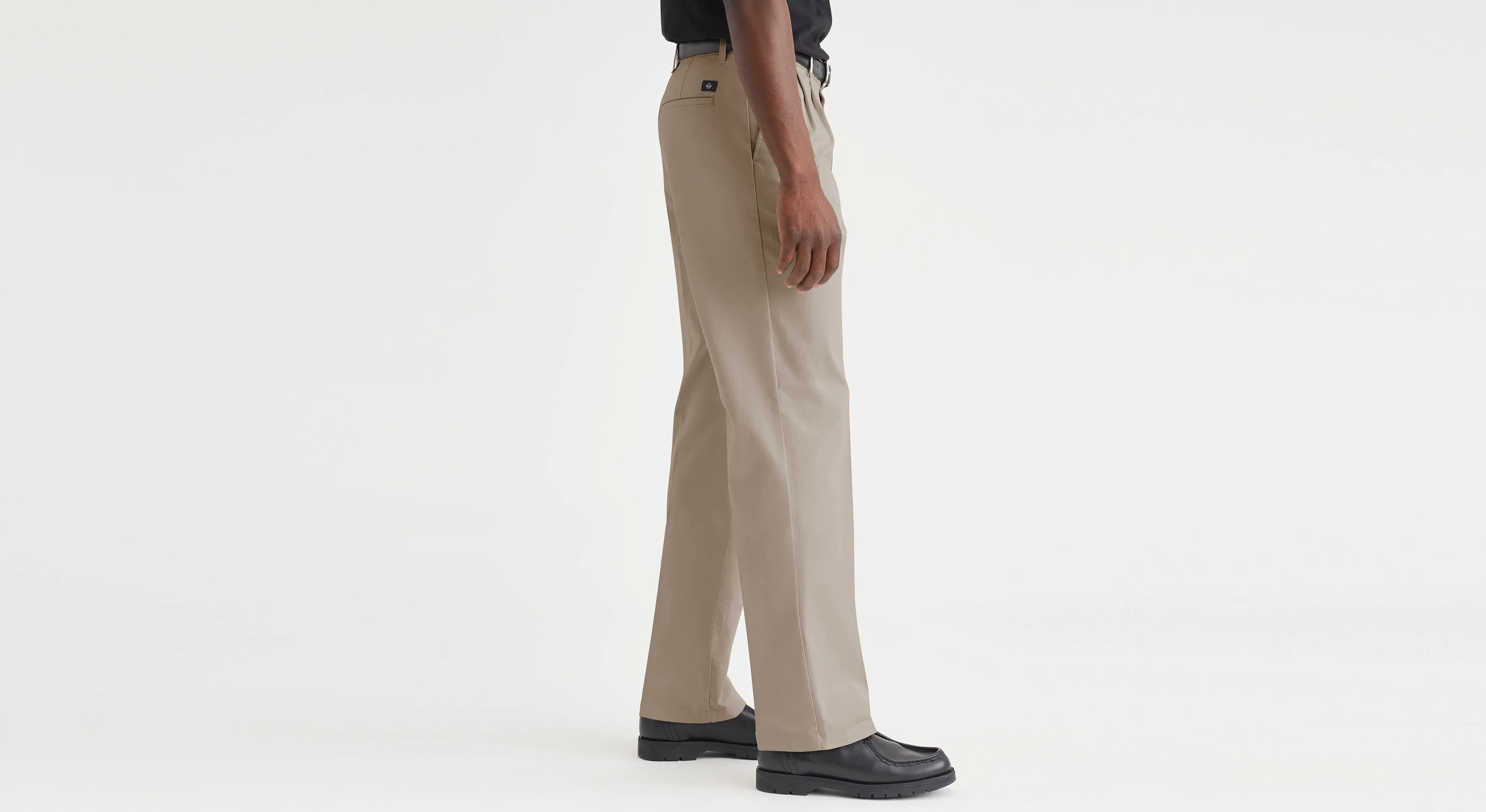 Essential Chinos, Pleated, Classic Fit