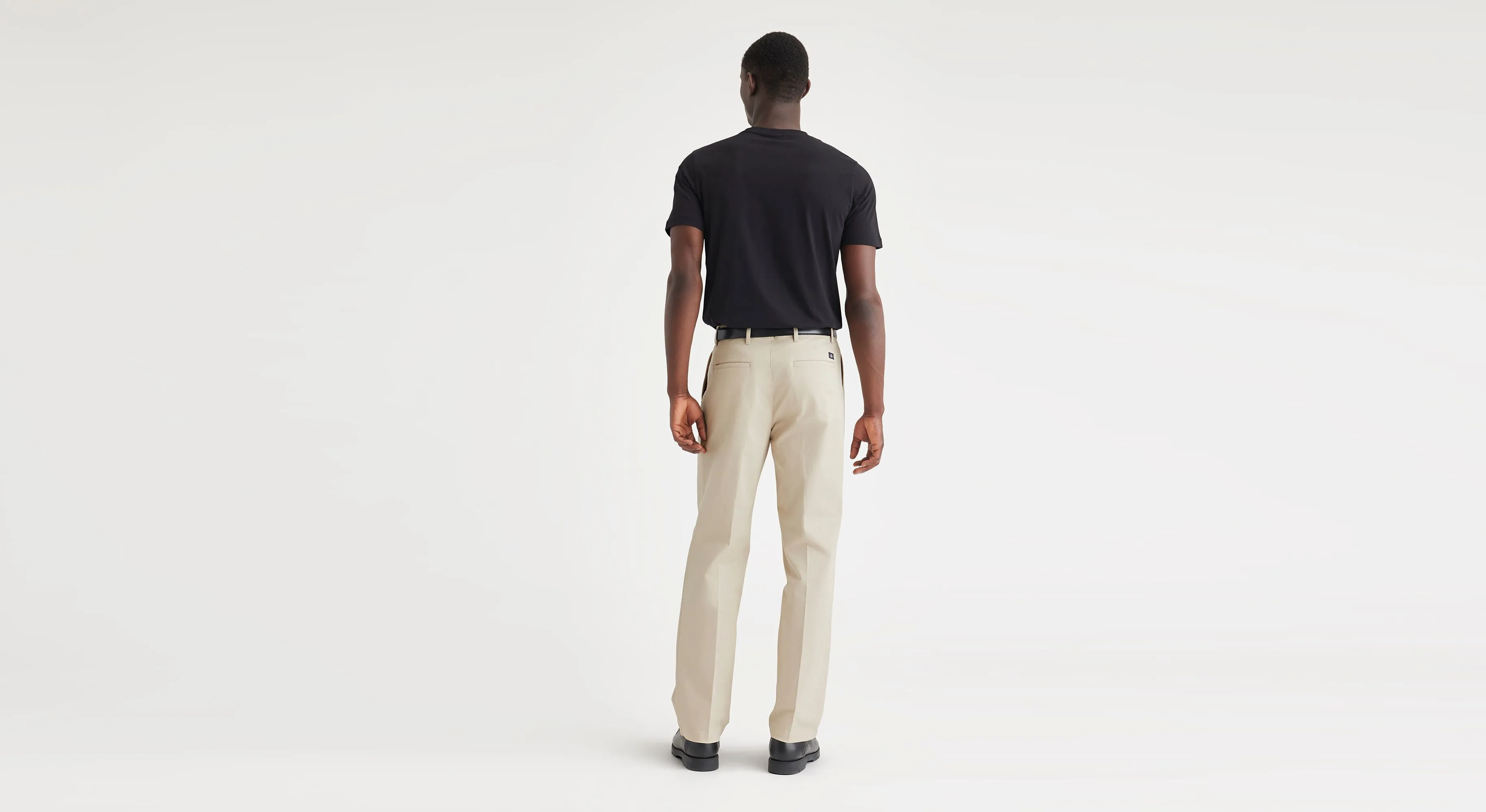 Essential Chinos, Pleated, Classic Fit