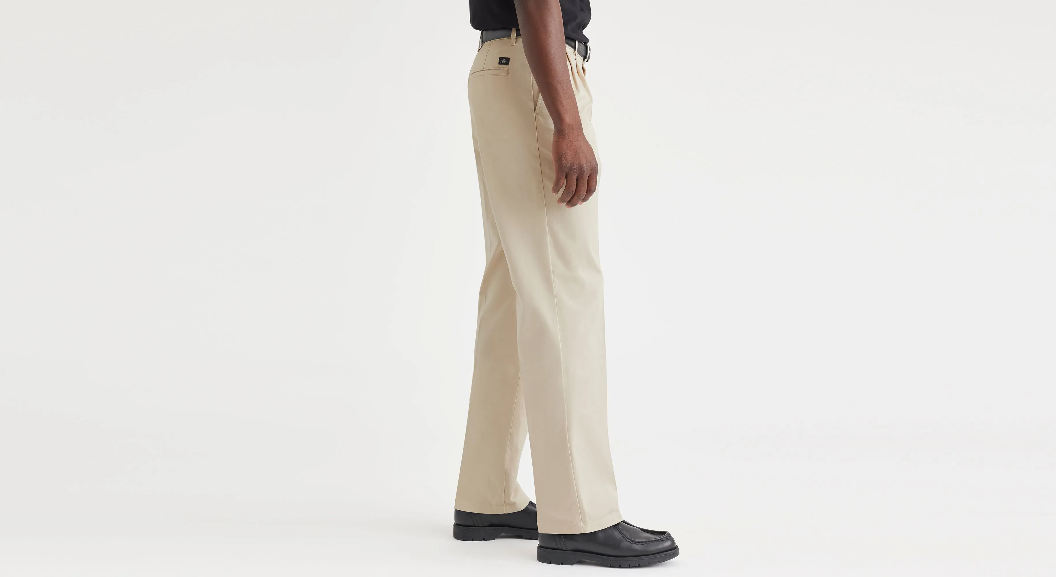 Essential Chinos, Pleated, Classic Fit