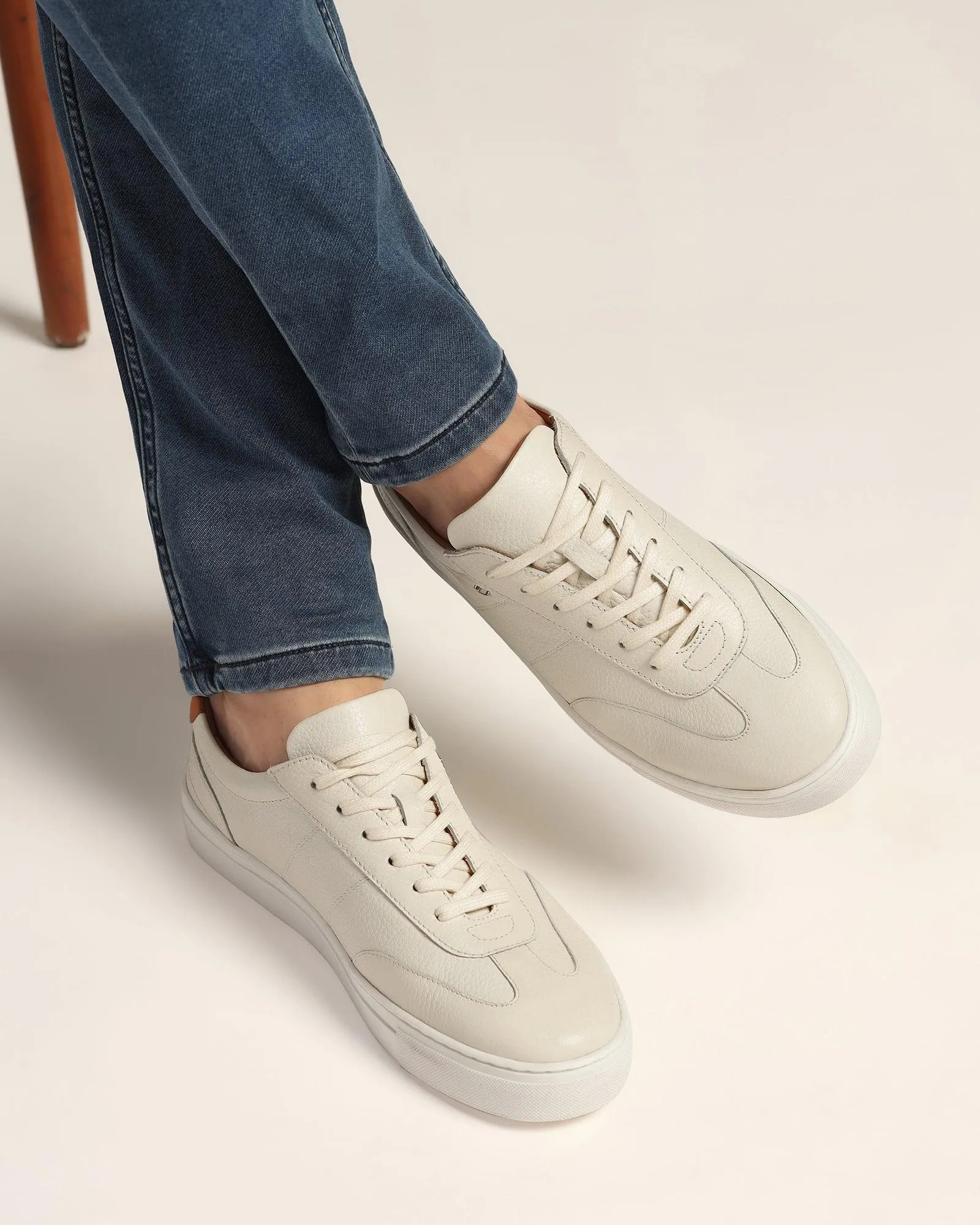 Leather Ivory White Solid Sneakers - Tablet