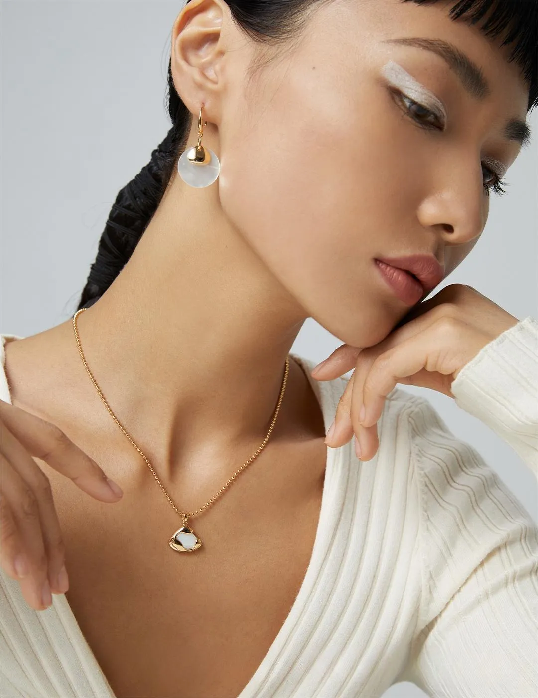 Mother-of-pearl Earrings: Ethereal Elegance